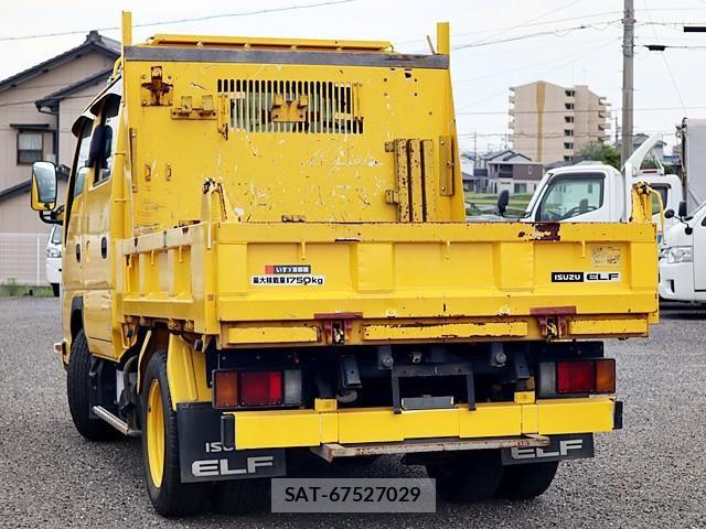 Isuzu ELF TRUCK 2017-01 6751444-1