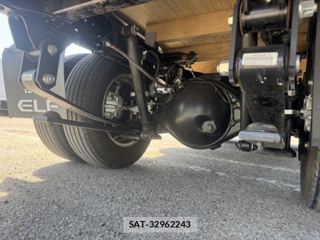 Isuzu ELF TRUCK 2025-04 6751429-18