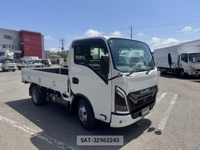Isuzu ELF TRUCK 2025-04 6751429-1