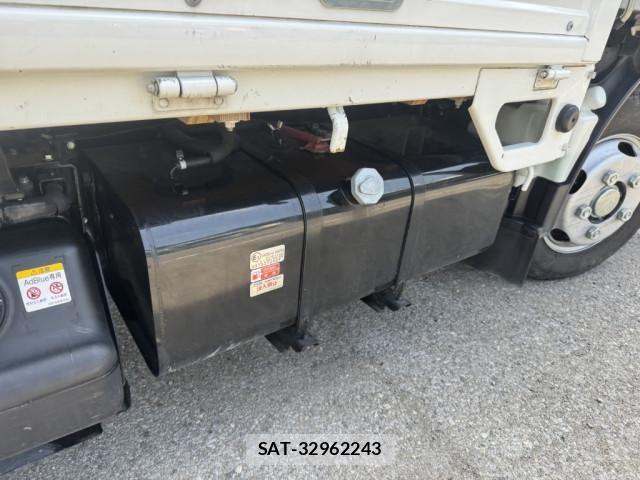 Isuzu ELF TRUCK 2025-04 6751429-19