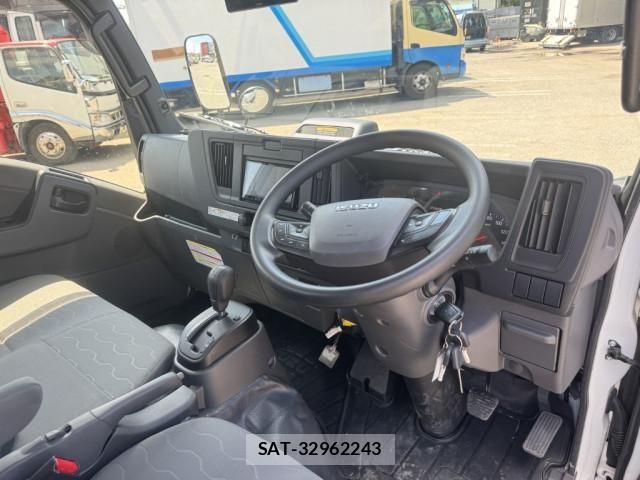 Isuzu ELF TRUCK 2025-04 6751429-23