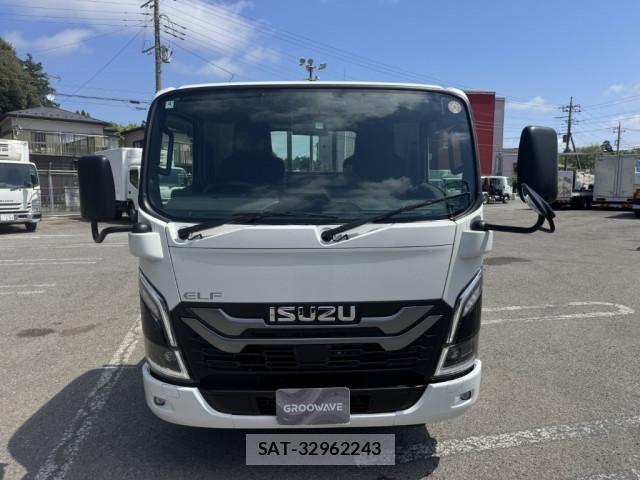 Isuzu ELF TRUCK 2025-04 6751429-4