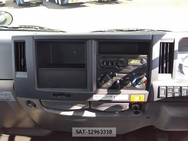 Isuzu ELF TRUCK 2016-09 6751441-12