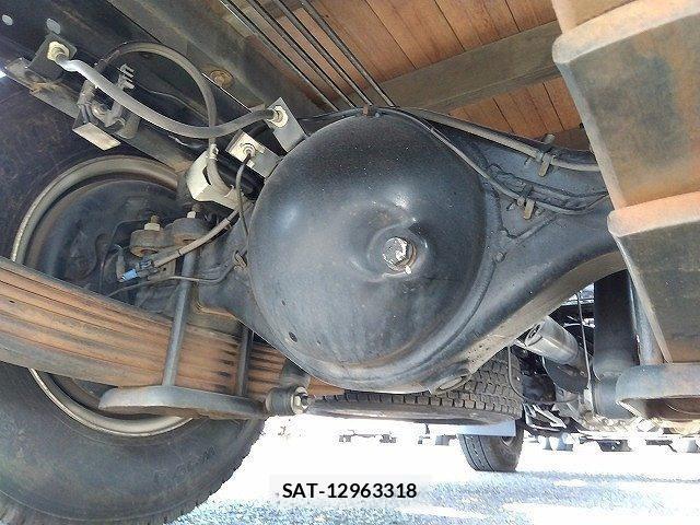 Isuzu ELF TRUCK 2016-09 6751441-18