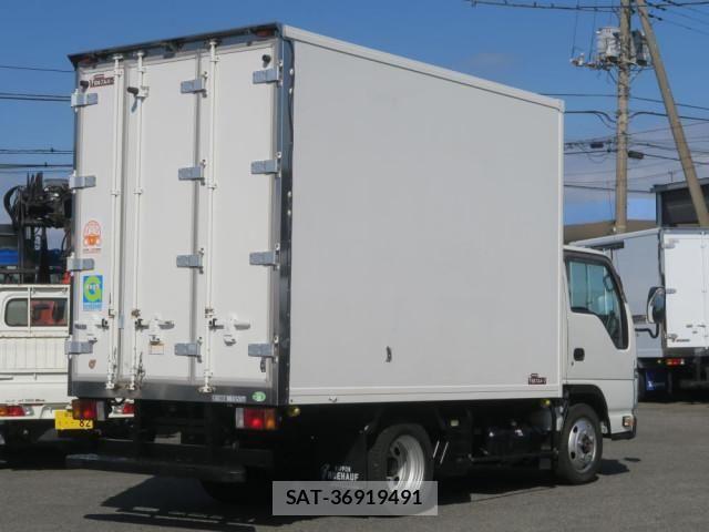 Isuzu ELF TRUCK 2016-10 6791011-1