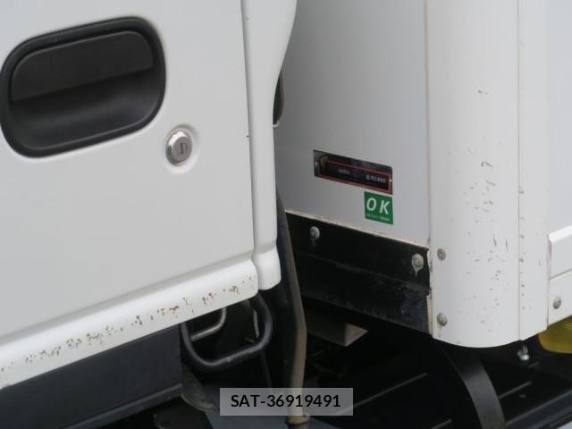 Isuzu ELF TRUCK 2016-10 6791011-19
