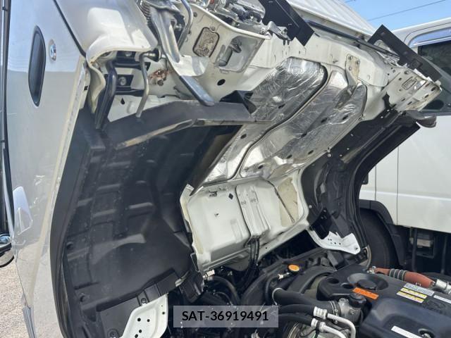 Isuzu ELF TRUCK 2016-10 6791011-22