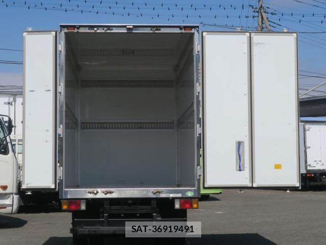 Isuzu ELF TRUCK 2016-10 6791011-7