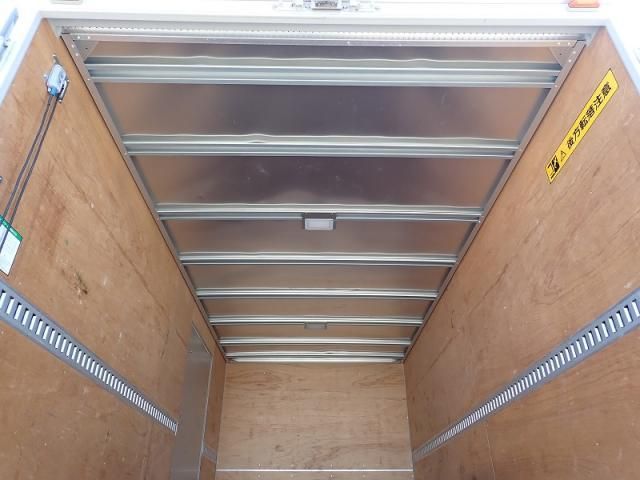 Isuzu ELF TRUCK 2023-08 6805385-9