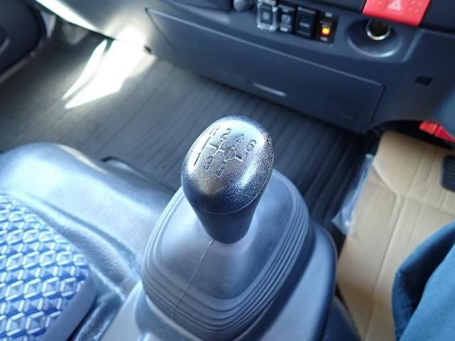Isuzu ELF TRUCK 2023-08 6805385-17