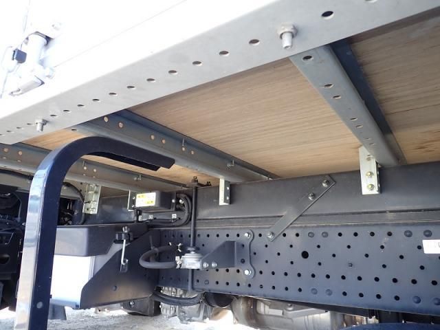 Isuzu ELF TRUCK 2023-08 6805385-20
