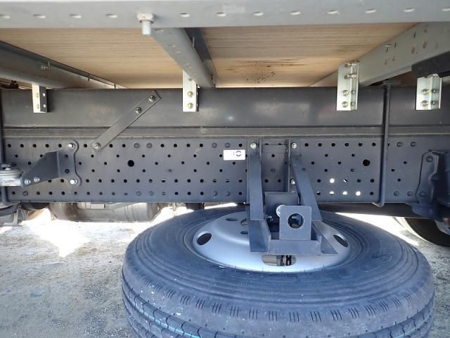 Isuzu ELF TRUCK 2023-08 6805385-21