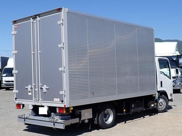 Isuzu ELF TRUCK 2023-08 6805385-2