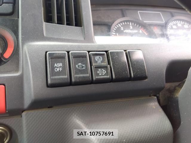 Isuzu ELF TRUCK 2017-12 6814802-6