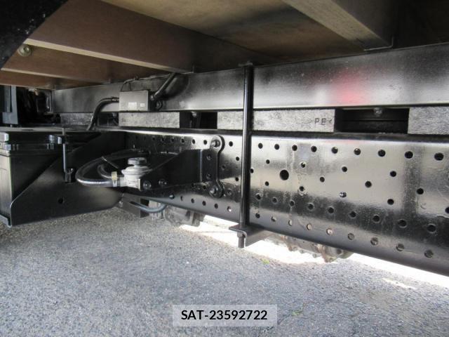 Isuzu ELF TRUCK 2017-09 6814800-12