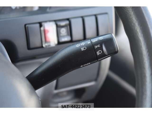 Isuzu ELF TRUCK 2007-03 6814827-11