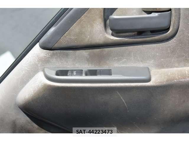 Isuzu ELF TRUCK 2007-03 6814827-8