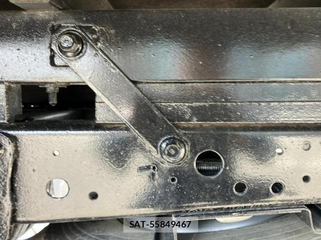 Isuzu ELF TRUCK 2004-04 6814821-13