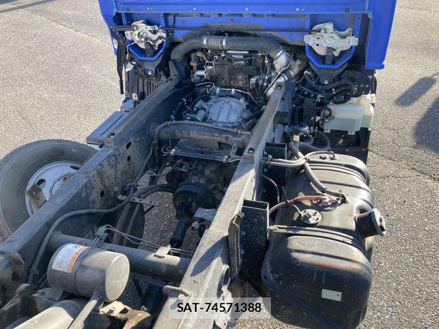 Isuzu ELF TRUCK 2016-06 6814814-12