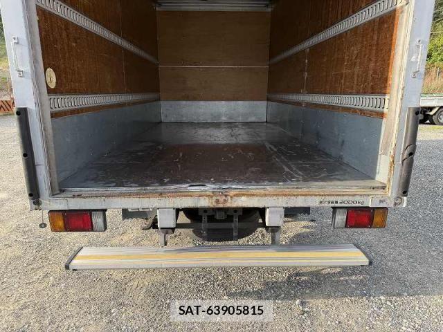 Isuzu ELF TRUCK 2016-03 6814823-17