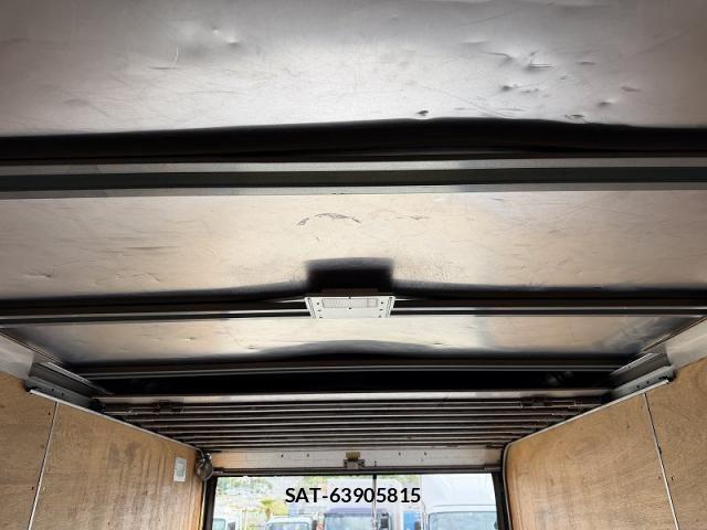 Isuzu ELF TRUCK 2016-03 6814823-27