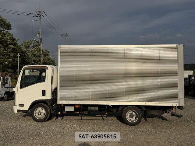 Isuzu ELF TRUCK 2016-03 6814823-2