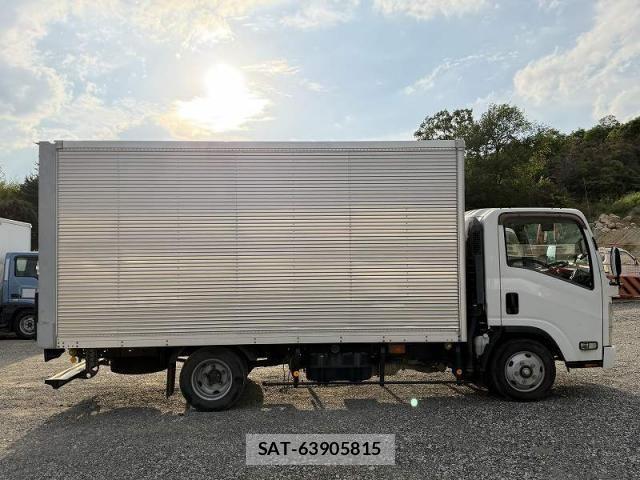 Isuzu ELF TRUCK 2016-03 6814823-6