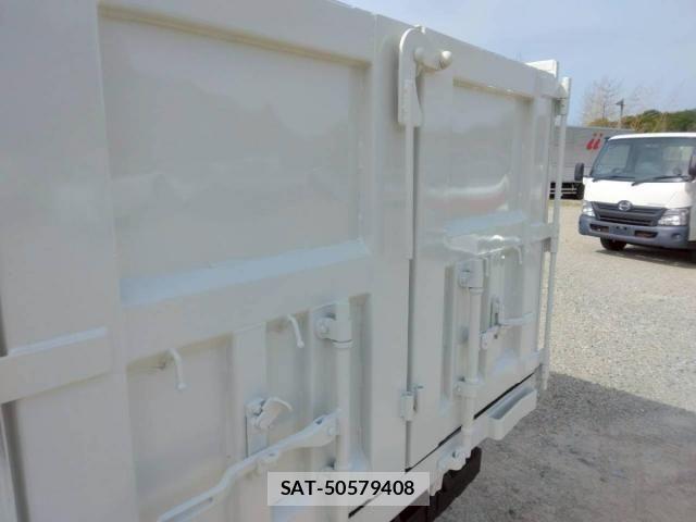 Isuzu ELF TRUCK 2010-11 6814808-26