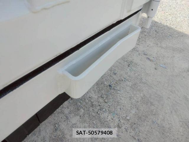 Isuzu ELF TRUCK 2010-11 6814808-27