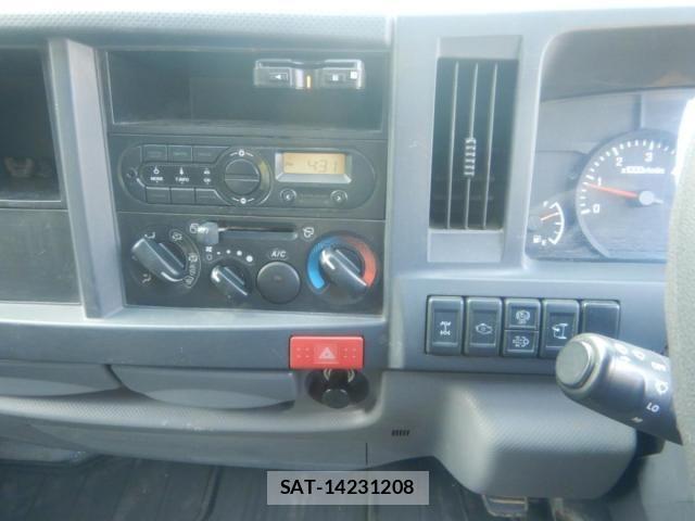 Isuzu ELF TRUCK 2018-07 6814799-11