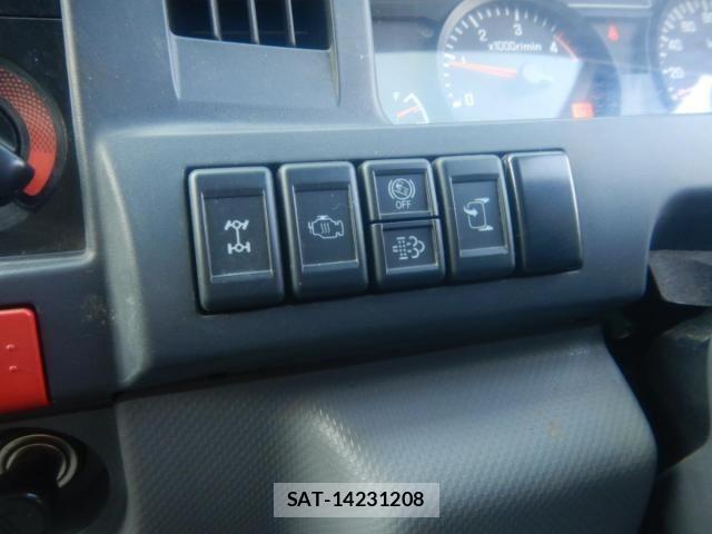 Isuzu ELF TRUCK 2018-07 6814799-12