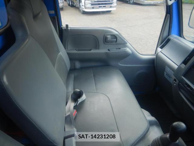 Isuzu ELF TRUCK 2018-07 6814799-16