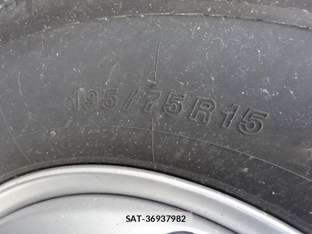 Isuzu ELF TRUCK 2010-04 6814826-29