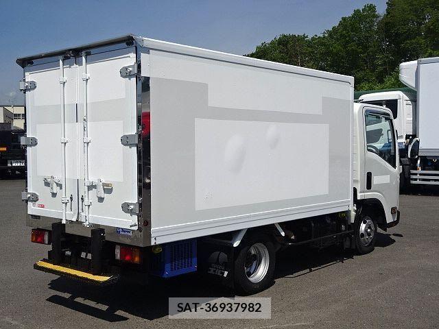 Isuzu ELF TRUCK 2010-04 6814826-7
