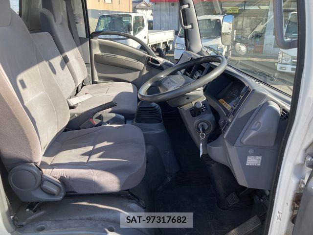 Isuzu ELF TRUCK 2011-11 6814825-6