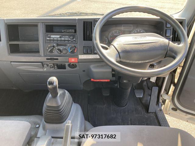 Isuzu ELF TRUCK 2011-11 6814825-8