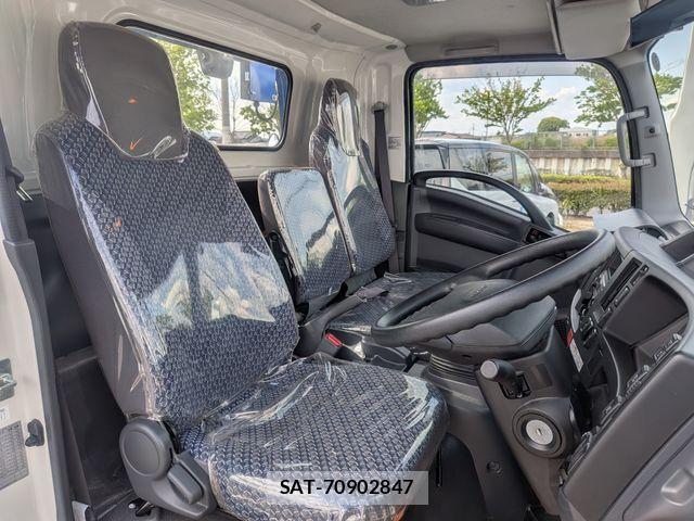 Isuzu ELF TRUCK 2023-06 6814797-11