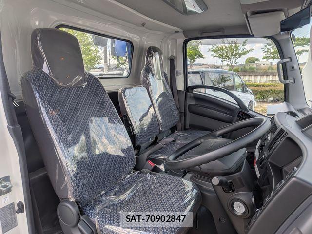 Isuzu ELF TRUCK 2023-06 6814797-12