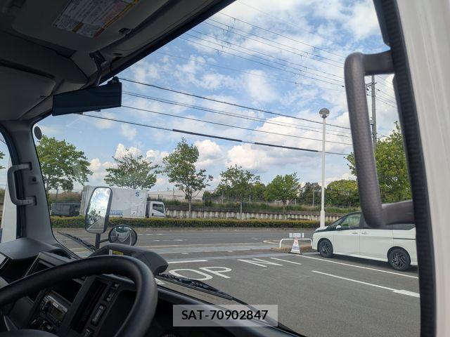 Isuzu ELF TRUCK 2023-06 6814797-18