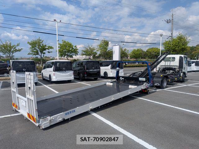 Isuzu ELF TRUCK 2023-06 6814797-2