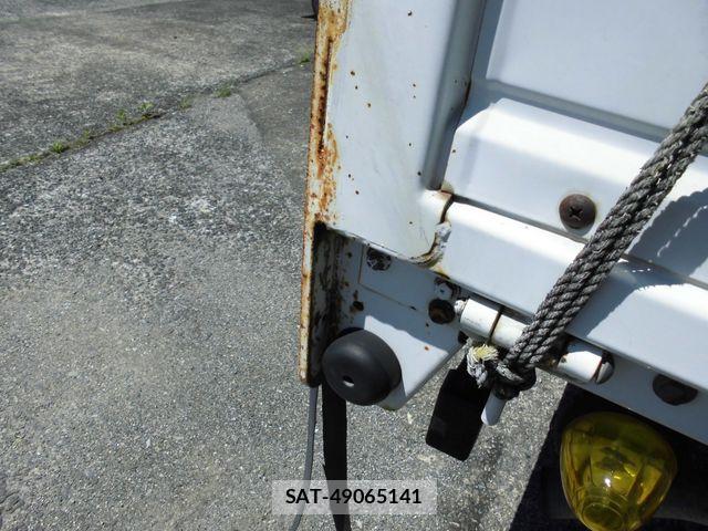 Isuzu ELF TRUCK 1996-11 6814824-9