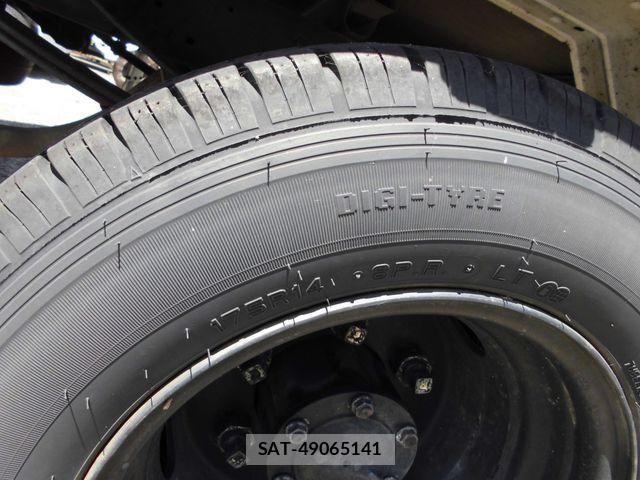 Isuzu ELF TRUCK 1996-11 6814824-4