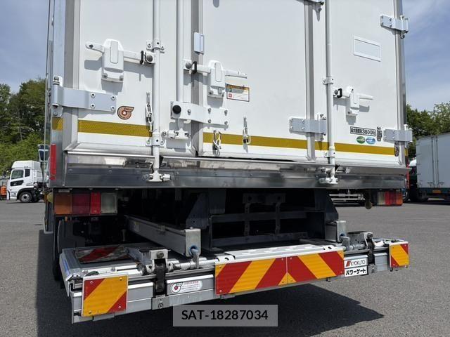 Isuzu ELF TRUCK 2020-03 6814812-12