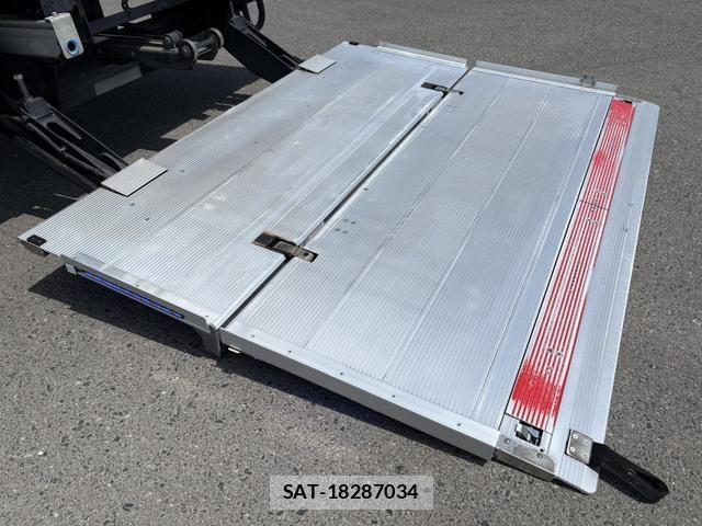 Isuzu ELF TRUCK 2020-03 6814812-15