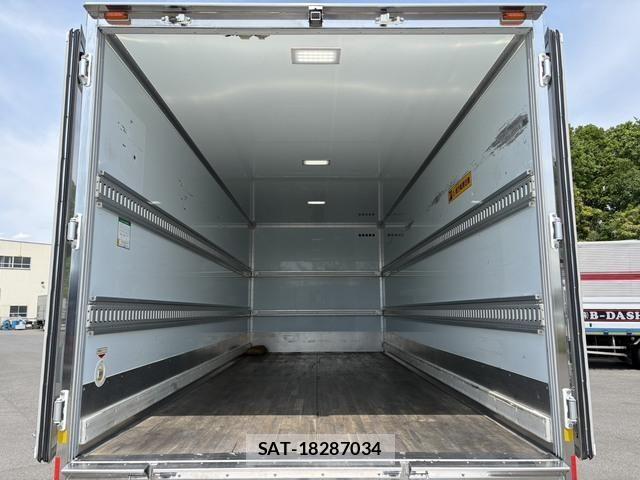 Isuzu ELF TRUCK 2020-03 6814812-17