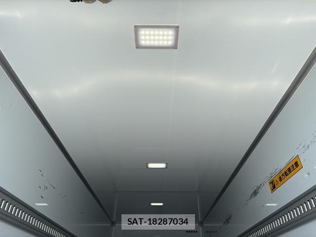 Isuzu ELF TRUCK 2020-03 6814812-19