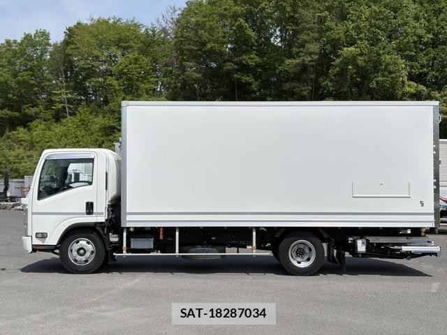 Isuzu ELF TRUCK 2020-03 6814812-3