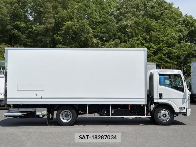 Isuzu ELF TRUCK 2020-03 6814812-4