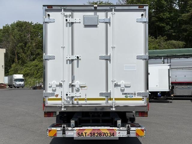 Isuzu ELF TRUCK 2020-03 6814812-6