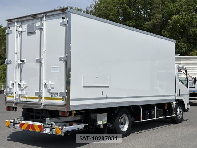 Isuzu ELF TRUCK 2020-03 6814812-7